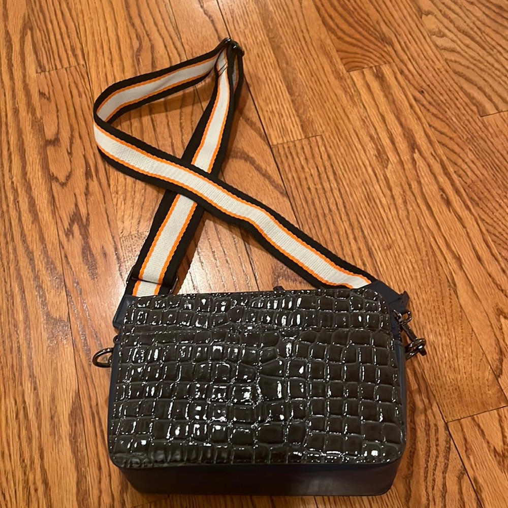 Sonda Roberts Squared cross body bag